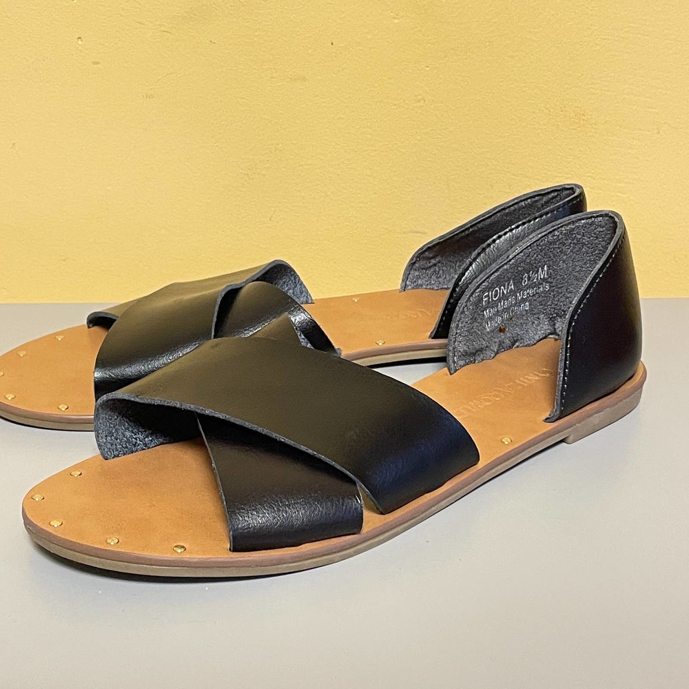 Cynthia Rowley Fiona Sandals 8.5 Black Leather Flats Crossover Slides